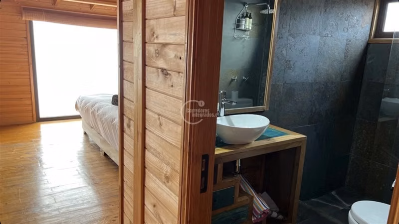Casa en venta de 3 dorm. en Tunquen, primera fila de playa