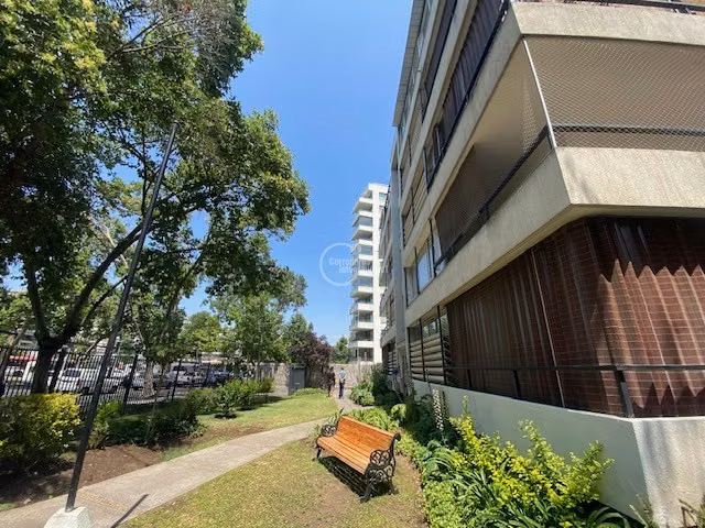 Departamento en venta de 3 dorm. en Las Condes