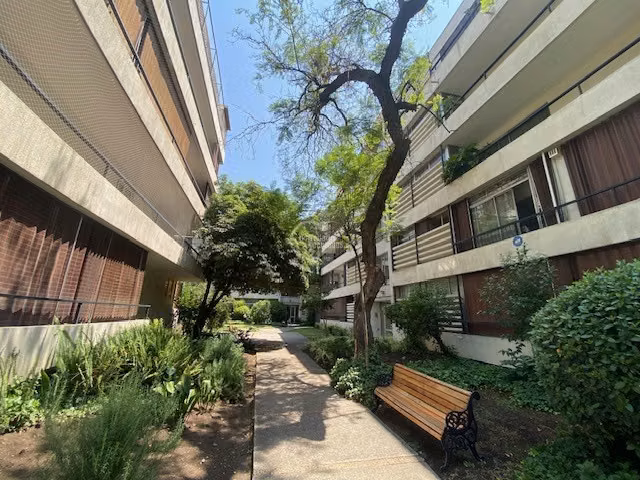 Departamento en venta de 3 dorm. en Las Condes