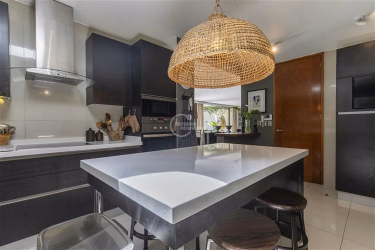 Casa en venta de 6 dorm. en Lo Barnechea