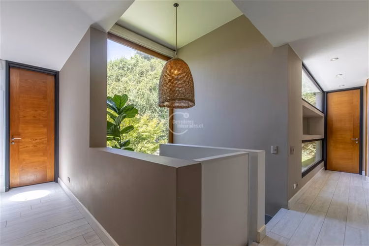 Casa en venta de 6 dorm. en Lo Barnechea