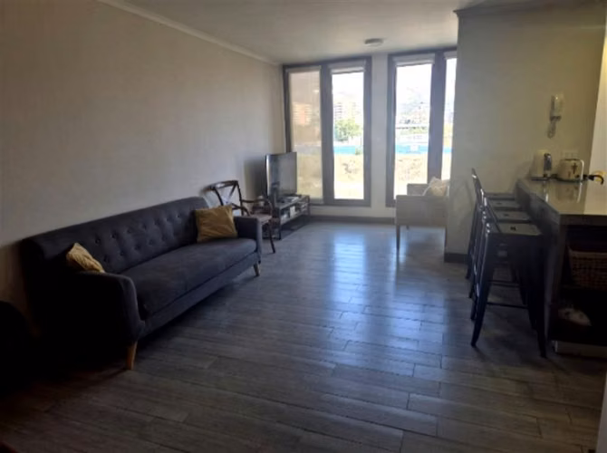 Departamento en venta de 2 dorm. en Lo Barnechea como nuevo.