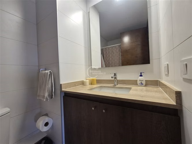Departamento en venta de 2 dorm. en Lo Barnechea como nuevo.
