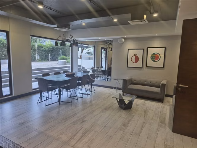 Departamento en venta de 2 dorm. en Lo Barnechea como nuevo.