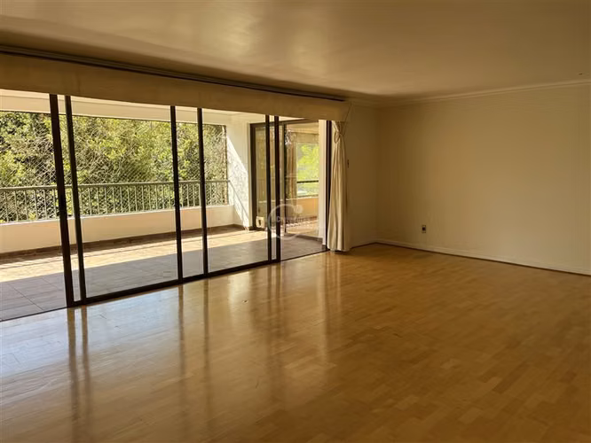 Departamento en arriendo de 5 dorm. en Las Condes