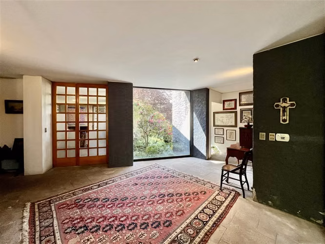 Casa en venta de 8 dorm. en Lo Barnechea