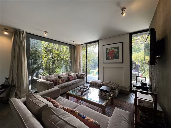 Casa en venta de 8 dorm. en Lo Barnechea