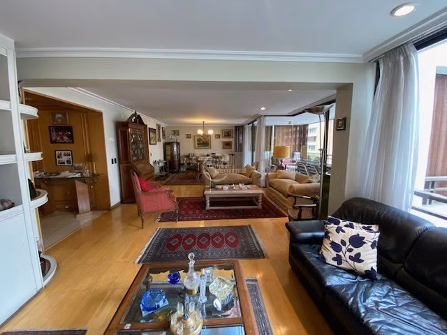 Departamento en venta de 4 dorm. en Las Condes