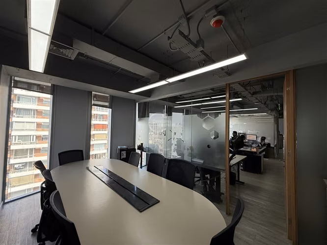 Oficina en arriendo en Las Condes / Escuela Militar