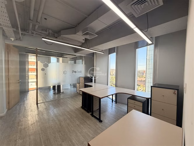 Oficina en arriendo en Las Condes / Escuela Militar