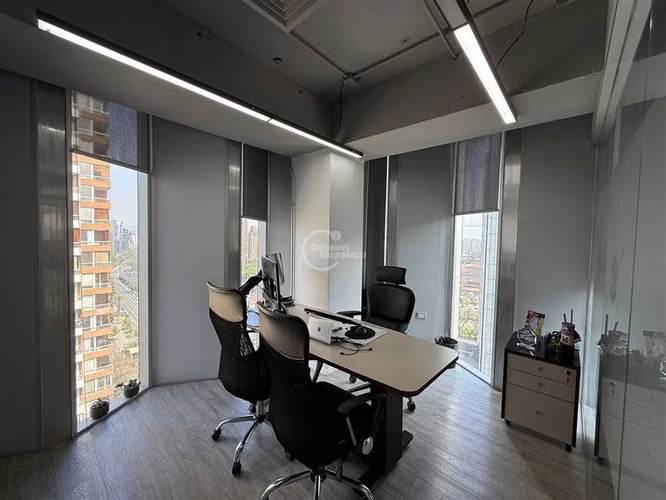 Oficina en arriendo en Las Condes / Escuela Militar