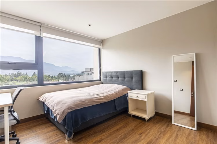Casa en venta de 5 dorm. en Lo Barnechea