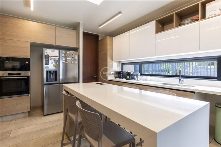 Casa en venta de 5 dorm. en Lo Barnechea