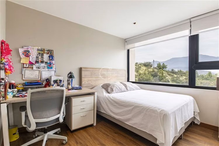 Casa en venta de 5 dorm. en Lo Barnechea