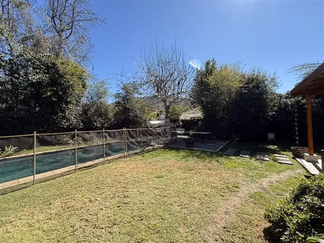 Casa en venta de 5 dorm. en Lo Barnechea
