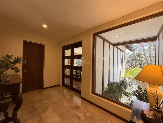 Casa en venta de 5 dorm. en Lo Barnechea