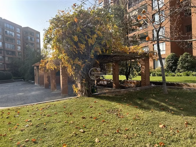 Departamento en venta de 3 dorm. 2 baños en Lo Barnechea