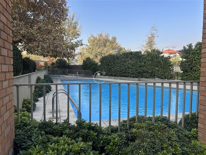 Departamento en venta de 3 dorm. 2 baños en Lo Barnechea