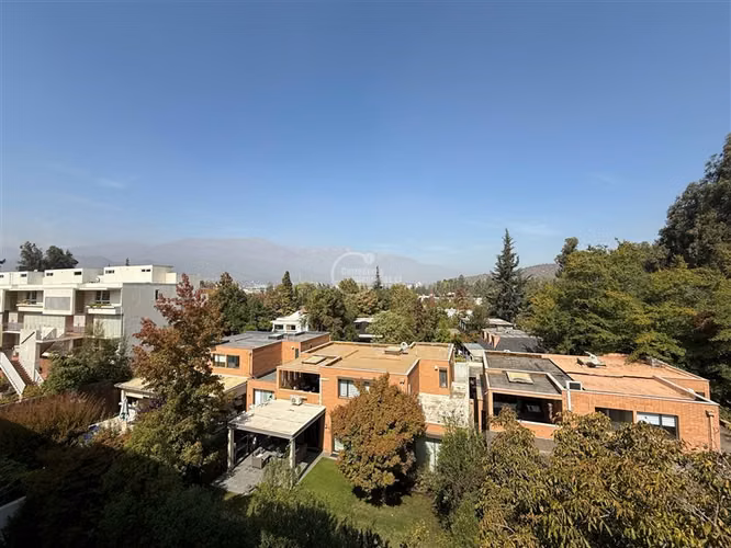 Departamento en venta de 2 dorm. en Lo Barnechea