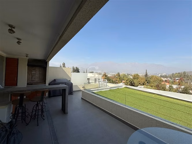 Departamento en venta de 2 dorm. en Lo Barnechea