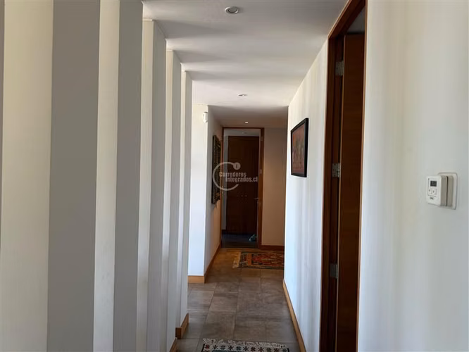 Departamento en venta de 2 dorm. en Lo Barnechea