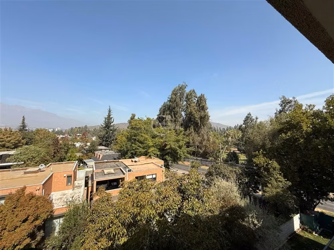 Departamento en venta de 2 dorm. en Lo Barnechea