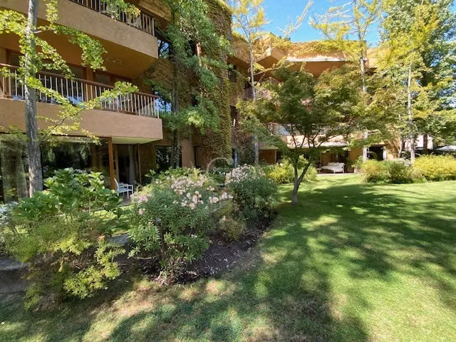 Departamento en venta de 5 dorm. en Las Condes