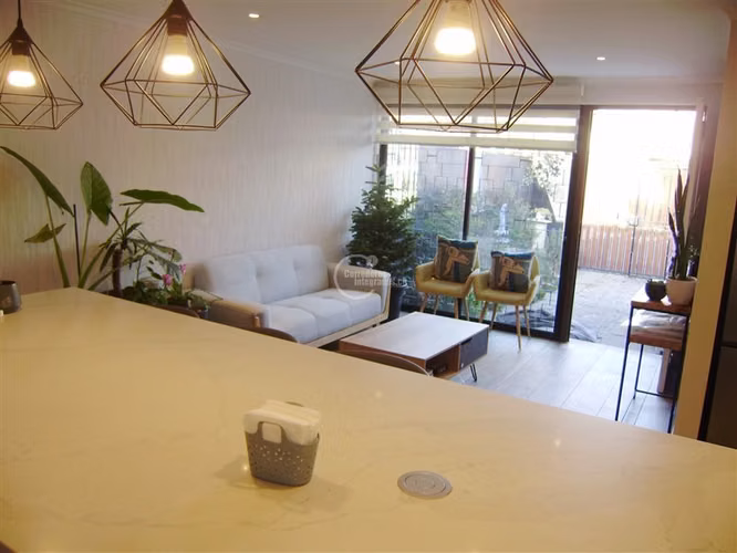 Casa en venta de 2 dorm. en Las Condes.Toda Remodelada.