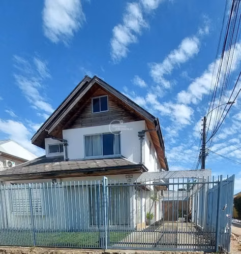 Casa en venta de 5 dorm. en Linares