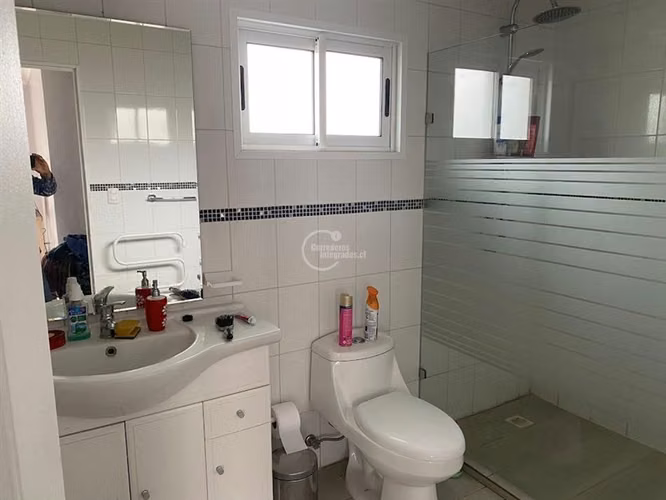 Casa en venta de 5 dorm. en Curicó