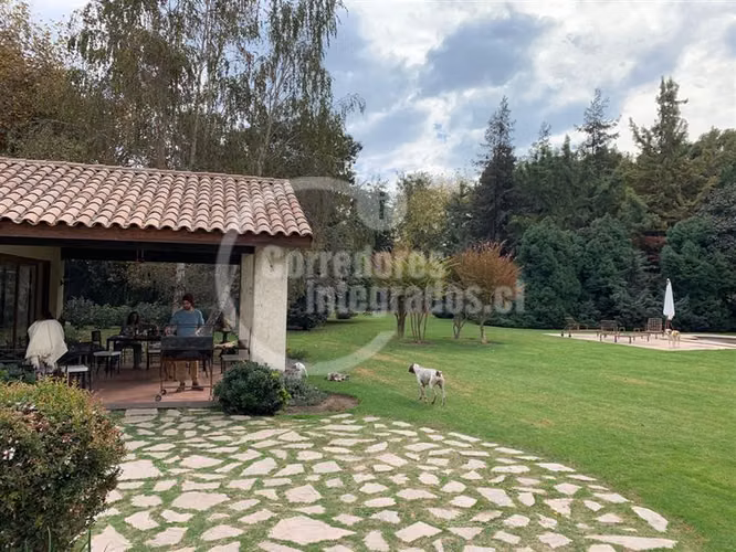 Casa en venta de 6 dorm. en Talagante