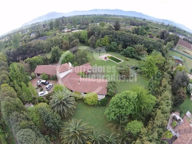 Casa en venta de 6 dorm. en Talagante