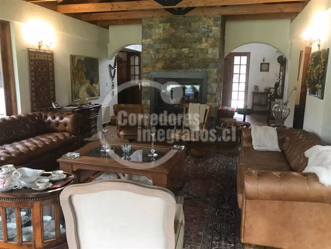 Casa en venta de 6 dorm. en Talagante