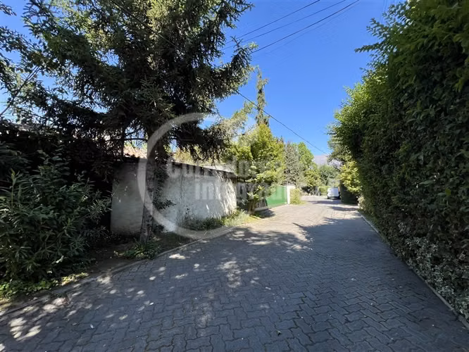 Terreno Construcción  en Venta en Lo Barnechea