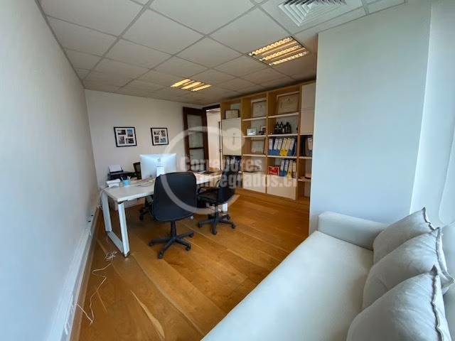 Oficina en venta en Lo Barnechea - Av. La Dehesa