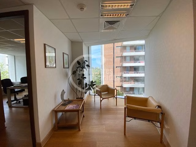 Oficina en venta en Lo Barnechea - Av. La Dehesa