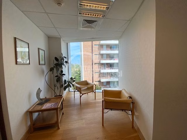 Oficina en venta en Lo Barnechea - Av. La Dehesa