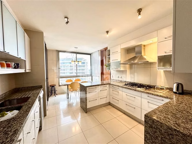Departamento en venta de 4 dorm. en Polo Golf