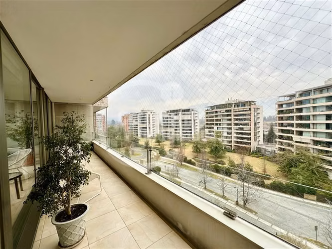 Departamento en venta de 4 dorm. en Polo Golf