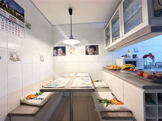 Departamento en venta de 3 dorm.+ Serv. en Las Condes