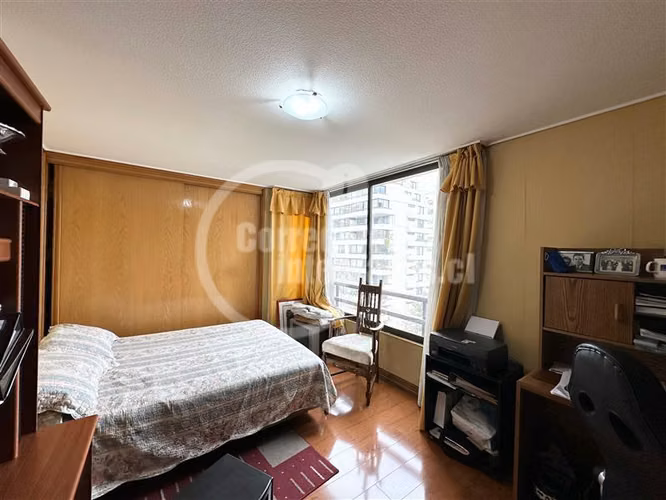 Departamento en venta de 3 dorm.+ Serv. en Las Condes