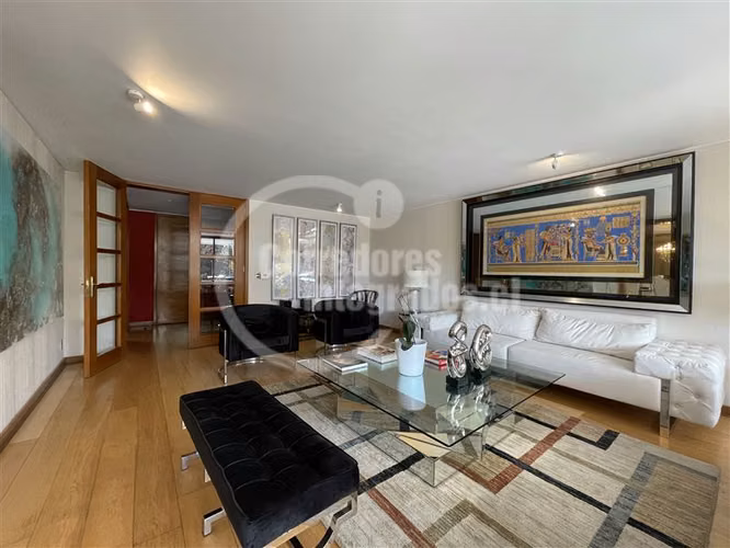 Departamento en venta de 4 dorm. en Las Condes