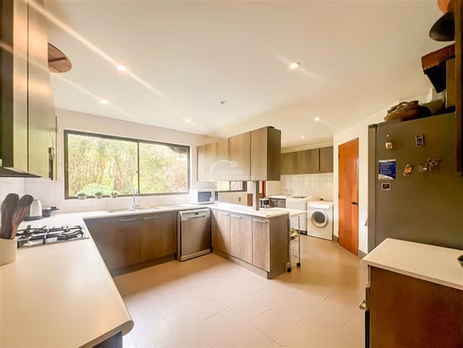 Casa en venta de 4 dorm. en Santo Domingo Las Brisas