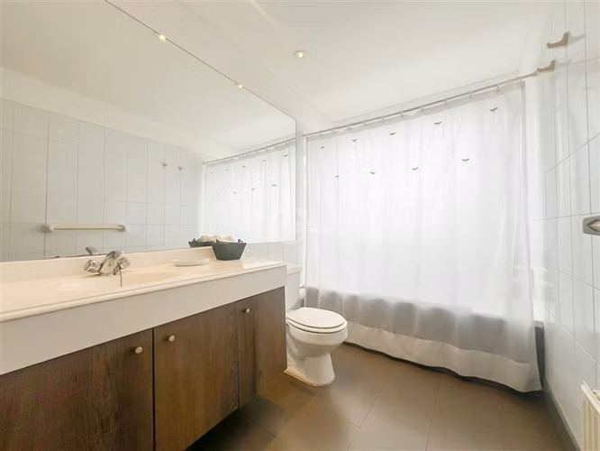 Casa en venta de 4 dorm. en Santo Domingo Las Brisas