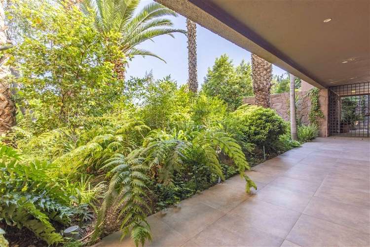 Casa en venta de 6 dorm. en Vitacura