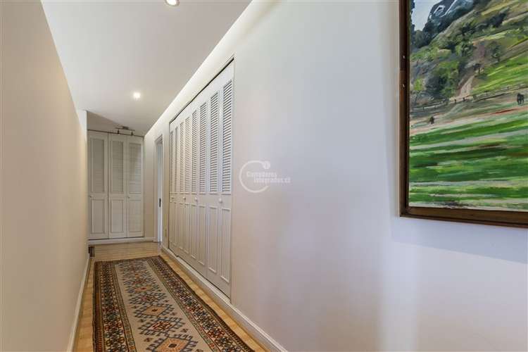 Casa en venta de 6 dorm. en Vitacura
