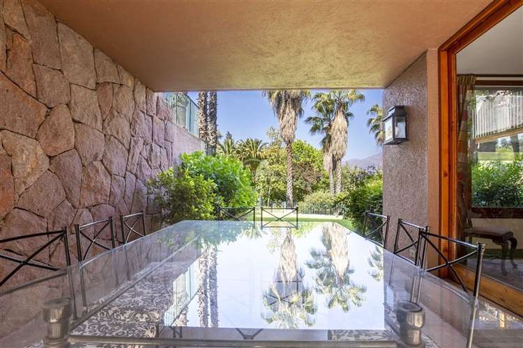 Casa en venta de 6 dorm. en Vitacura