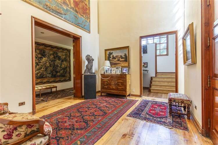Casa en venta de 6 dorm. en Vitacura