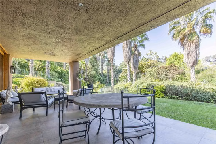 Casa en venta de 6 dorm. en Vitacura