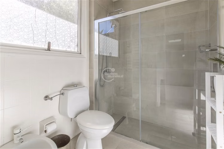 Casa en venta de 6 dorm. en Vitacura